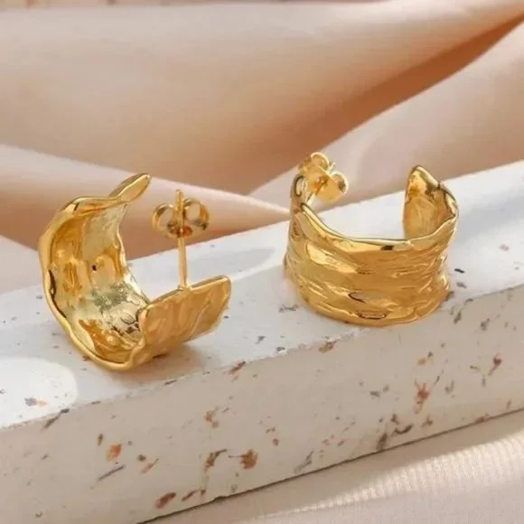 NEW 18K GOLD HOOP EARRINGS, NICE EARRINGS, CUTE EARRINGS - Picture 3 of 7